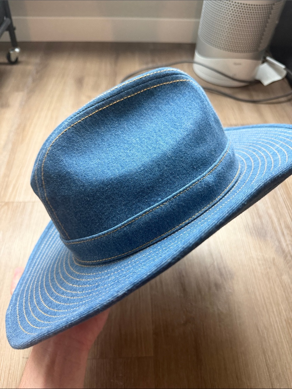 Levi’s denim cowboy hat - Picture 3 of 4